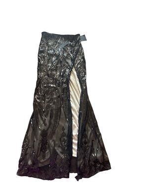 Lulu’s size lg Black Embellished Sequin Evening Skirt with Ivory Lining